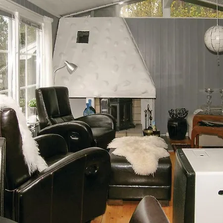 Three-bedroom Holiday In Bofjorden