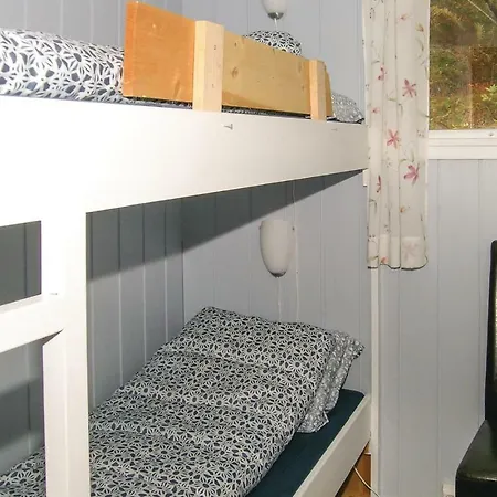 Three-bedroom Holiday In Bofjorden